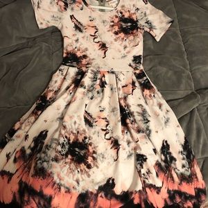 SMALL TYE DYE AMELIA LULAROE